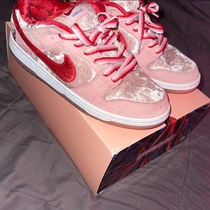 Strange X Dunk Low “Valentine’s Day”